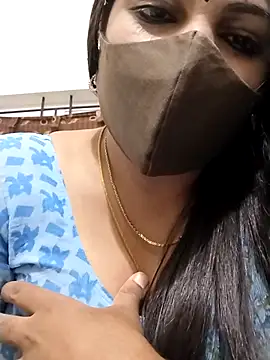 Snapshot of hottamil_honey_couples chatting on October 7, 10:51 pm hottamil honey couples online show from October 7, 10:51 pm