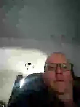 Snapshot of PhilM2001 chatting on June 21, 4:04 am PhilM2001 online show from June 21, 4:04 am
