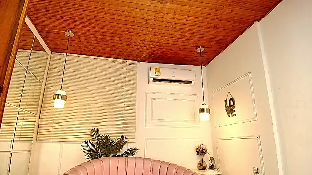 alessia moon1 online show from January 7, 12:07 pm