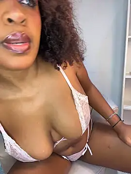 Snapshot of alessia_moon1 chatting on June 3, 1:25 pm alessia moon1 online show from June 3, 1:25 pm