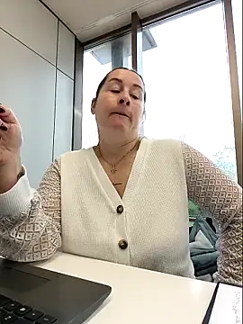 bichota85 online show from February 2, 9:30 am