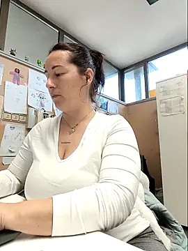 bichota85 online show from March 10, 11:26 am