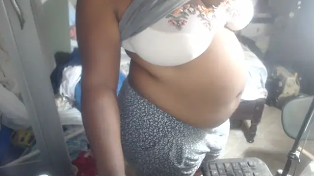 Snapshot of rachelexoticgirl chatting on July 15, 3:34 am rachelexoticgirl online show from July 15, 3:34 am