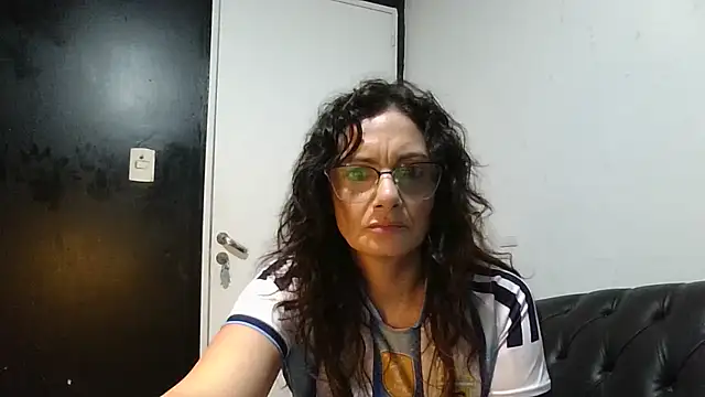 Snapshot of dulcefanny chatting on July 4, 2:07 am dulcefanny online show from July 4, 2:07 am