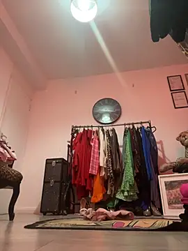 Snapshot of QueenStacyxox chatting on October 6, 8:17 pm QueenStacyxox online show from October 6, 8:17 pm