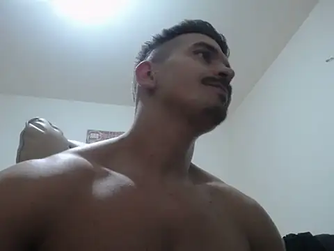 Snapshot of MasterDani001 chatting on August 5, 7:38 pm MasterDani001 online show from August 5, 7:38 pm