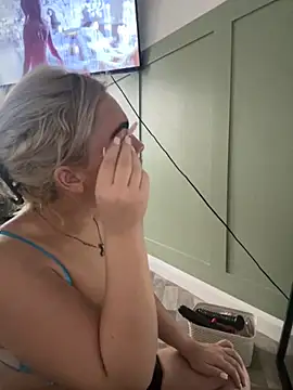 Snapshot of BelleXx chatting on October 17, 2:08 pm BelleXx online show from October 17, 2:08 pm