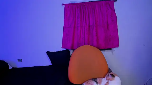 Shairaclark  online show from October 8, 10:18 pm