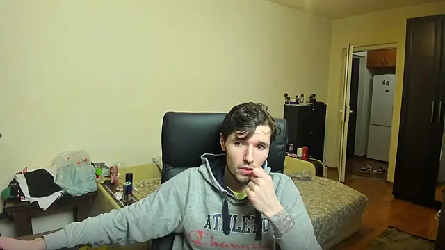 Snapshot of dirty_justin chatting on November 29, 12:24 am dirty justin online show from November 29, 12:24 am