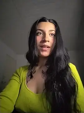 Snapshot of gabii_hardy chatting on August 5, 9:23 am gabii hardy online show from August 5, 9:23 am