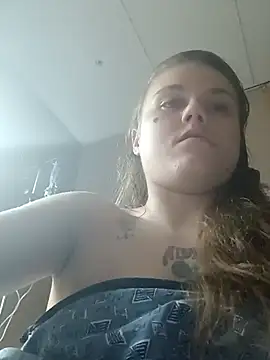 Snapshot of cicithtbitch chatting on November 9, 6:33 am cicithtbitch online show from November 9, 6:33 am