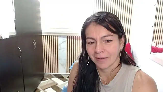 camilavargas  online show from June 2, 7:16 pm