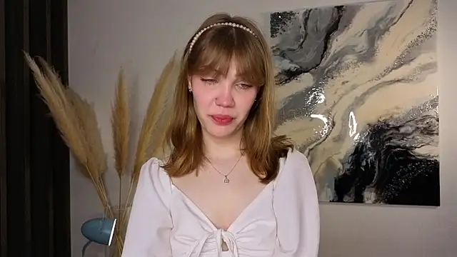 pienaple online show from February 1, 4:11 am