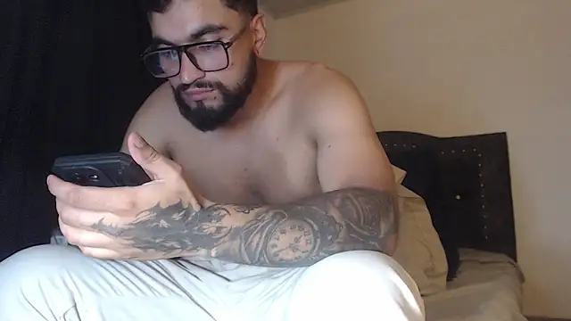 Chrys harris77 online show from April 4, 12:31 am