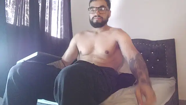 Chrys harris77 online show from April 15, 6:26 pm