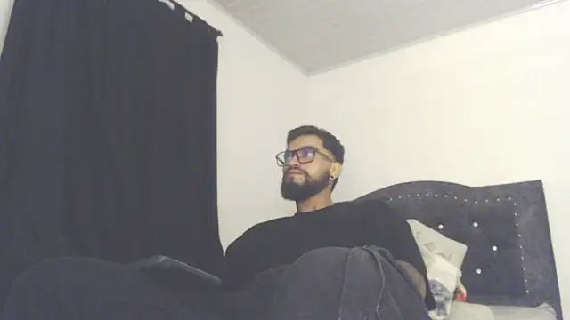 Snapshot of Chrys_harris77 chatting on April 20, 8:39 am Chrys harris77 online show from April 20, 8:39 am