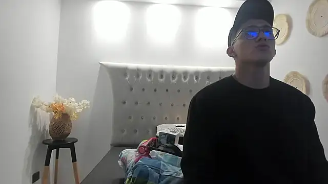 SalvadorFit online show from February 1, 8:29 pm