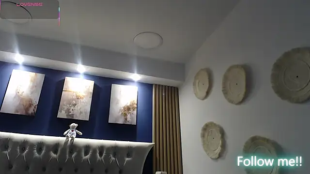 Snapshot of SalvadorFit chatting on May 5, 7:55 pm SalvadorFit online show from May 5, 7:55 pm