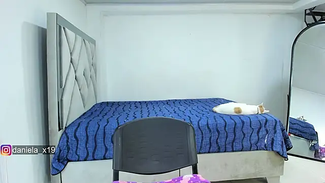 Snapshot of Daniela_x19 chatting on October 11, 2:44 am Daniela x19 online show from October 11, 2:44 am