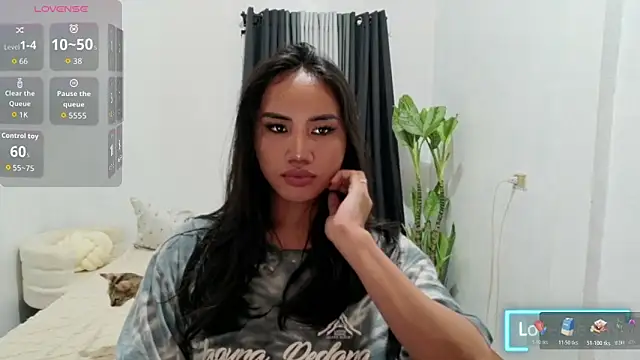 Divine Goddesss online show from April 25, 3:53 pm