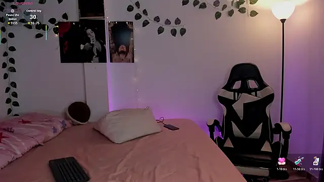 Snapshot of SophiieParkeer chatting on November 6, 6:31 pm SophiieParkeer online show from November 6, 6:31 pm