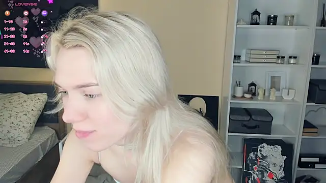 DianeHonnette online show from December 5, 7:32 pm