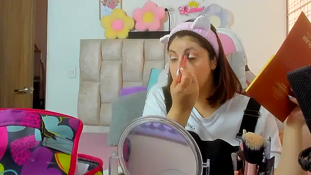 queenalexxa111 online show from December 18, 5:41 pm