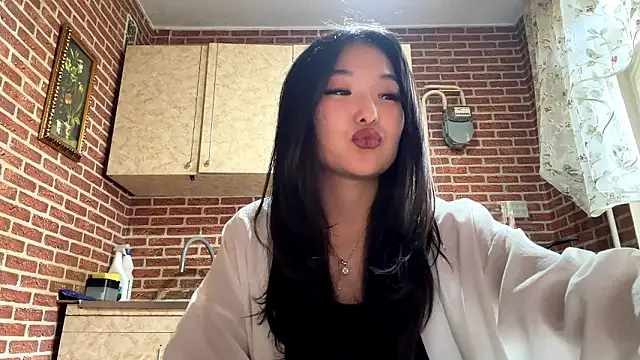 EmmaLeexth online show from March 24, 11:26 am