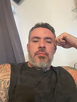 Snapshot of DanteVolk chatting on July 6, 9:50 pm DanteVolk online show from July 6, 9:50 pm