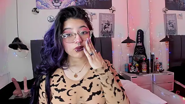 Snapshot of SabrinaV_ chatting on May 9, 11:26 am SabrinaV online show from May 9, 11:26 am