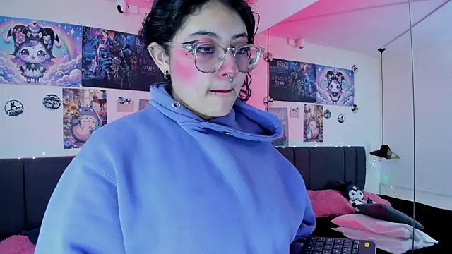 Snapshot of SabrinaV_ chatting on May 20, 11:27 am SabrinaV online show from May 20, 11:27 am