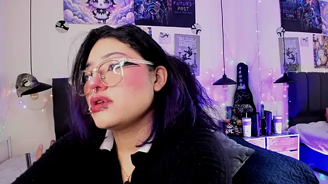 Snapshot of SabrinaV_ chatting on June 19, 11:36 am SabrinaV online show from June 19, 11:36 am