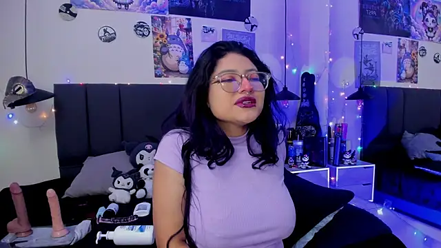 Snapshot of SabrinaV_ chatting on July 9, 11:25 am SabrinaV online show from July 9, 11:25 am