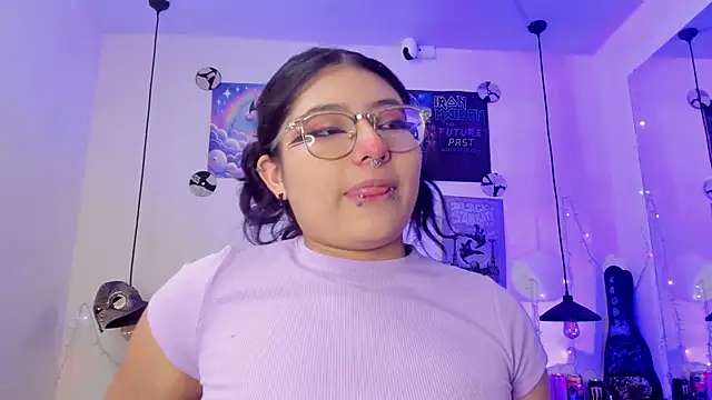 Snapshot of SabrinaV_ chatting on July 23, 11:30 am SabrinaV online show from July 23, 11:30 am