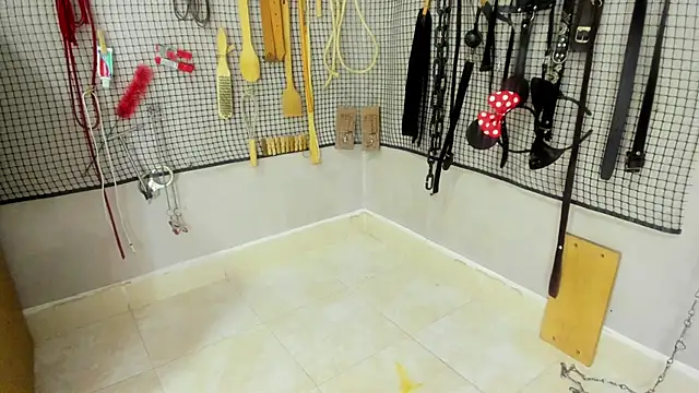 BDSM MEDUZA online show from February 6, 12:30 pm