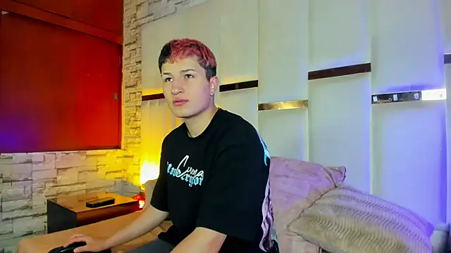 ANLLELOAndANGELA online show from February 8, 3:48 pm