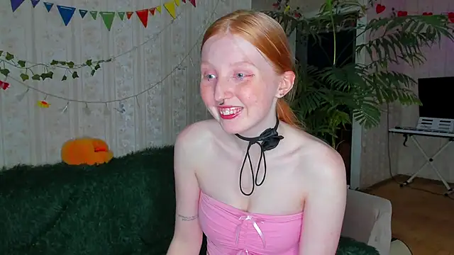 Snapshot of RitaSweety18 chatting on May 29, 6:06 pm RitaSweety18 online show from May 29, 6:06 pm