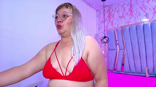 MaylinRosse  online show from October 29, 7:15 pm