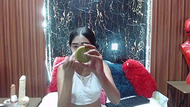 Snapshot of MadelinPaterson chatting on October 8, 7:22 pm MadelinPaterson online show from October 8, 7:22 pm