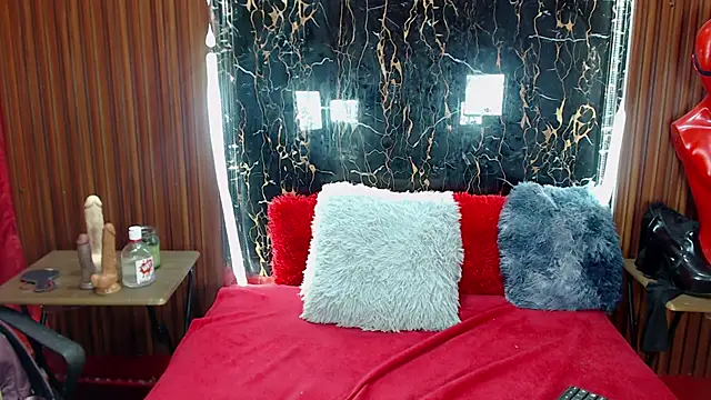 Snapshot of MadelinPaterson chatting on October 26, 9:42 pm MadelinPaterson online show from October 26, 9:42 pm