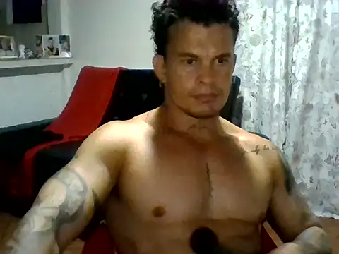 Snapshot of XavierFox1 chatting on September 21, 1:18 am XavierFox1 online show from September 21, 1:18 am