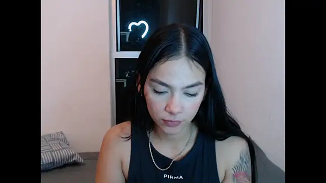 Snapshot of Mia_fire666 chatting on December 20, 1:56 am Mia fire666 online show from December 20, 1:56 am