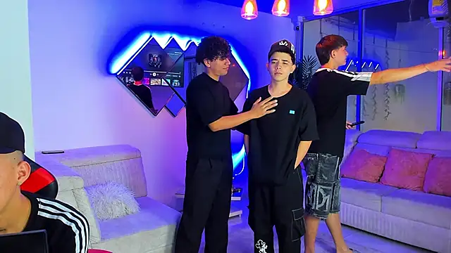 Houseofwarrios online show from March 13, 5:25 am