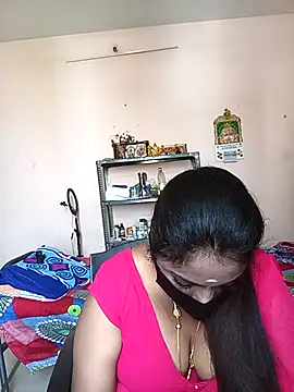 Snapshot of queendivya chatting on April 21, 5:36 am queendivya online show from April 21, 5:36 am