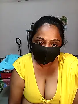 Snapshot of queendivya chatting on April 28, 2:44 pm queendivya online show from April 28, 2:44 pm