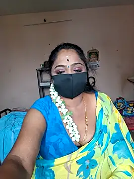 Snapshot of queendivya chatting on May 22, 7:04 am queendivya online show from May 22, 7:04 am