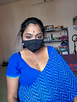 Snapshot of queendivya chatting on May 28, 6:43 am queendivya online show from May 28, 6:43 am
