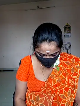 Snapshot of queendivya chatting on June 14, 4:58 am queendivya online show from June 14, 4:58 am