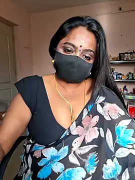 Snapshot of queendivya chatting on July 14, 11:38 am queendivya online show from July 14, 11:38 am