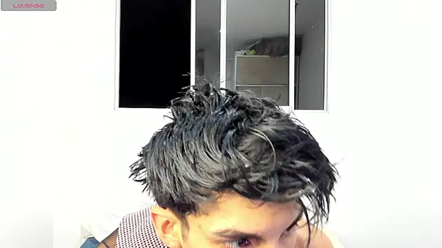 Snapshot of Erick_Velveth chatting on May 31, 5:37 am Erick Velveth online show from May 31, 5:37 am
